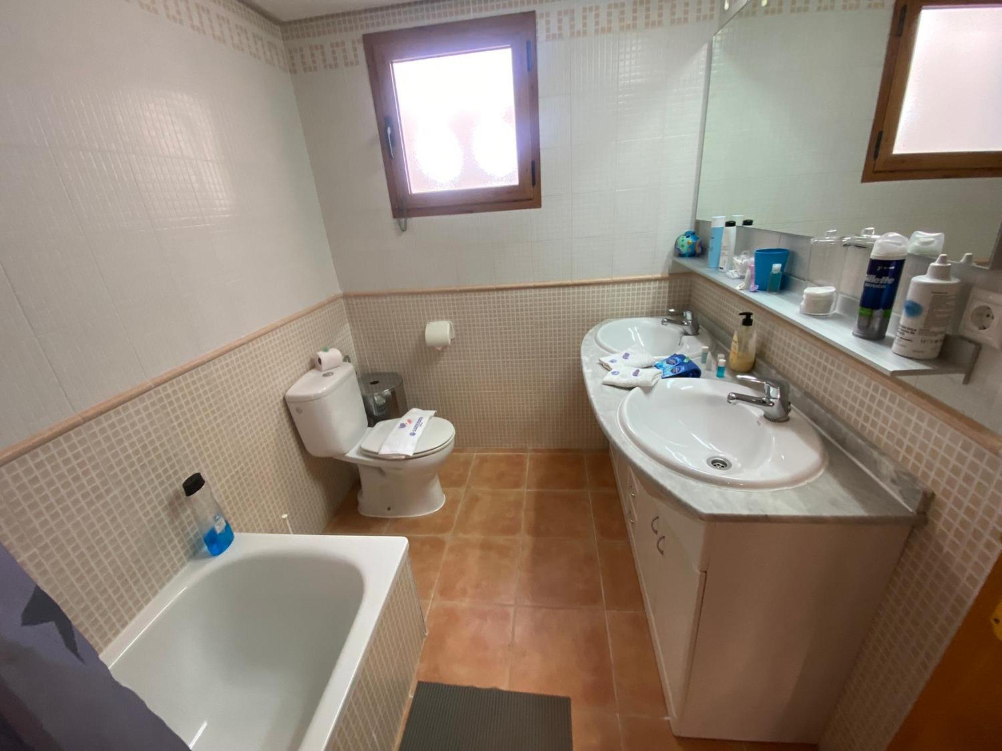 Apt Font Rotja D El Albir Luaran gambar